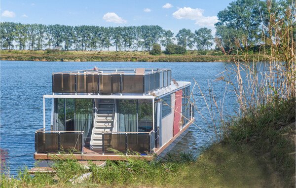 Boat 2 bedrooms, with sea view