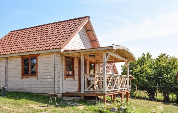 Maison en bois confortable, 2 chambres, avec piscine