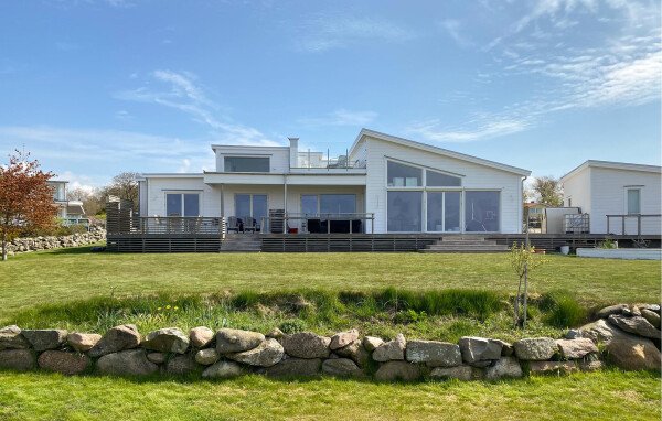 House 3 bedrooms, with sea view
