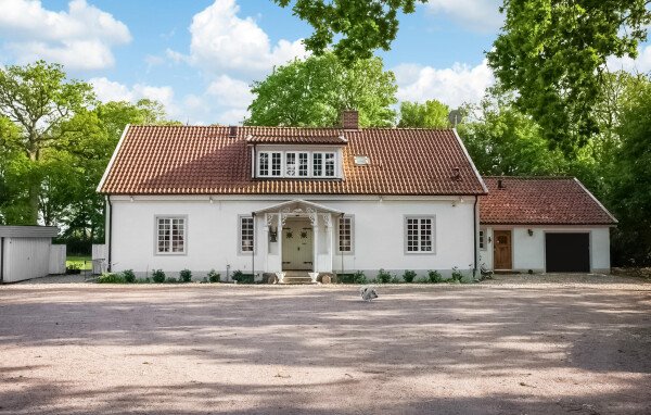 House 4 bedrooms, with garden