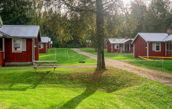 Maison en bois confortable, 2 chambres, avec jardin