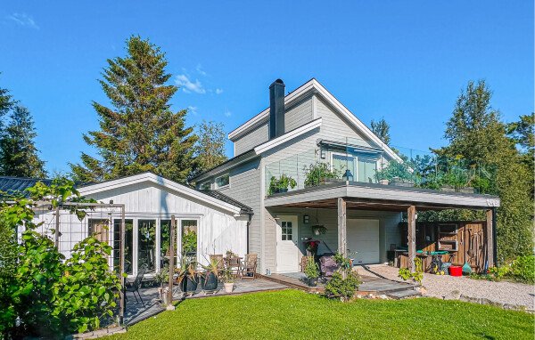 House 3 bedrooms, with garden