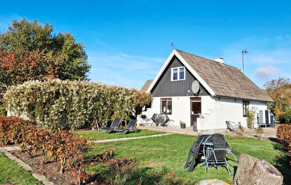 House 2 bedrooms, with sea view