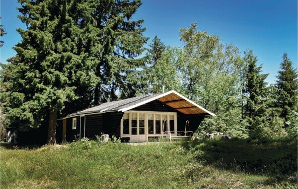House 2 bedrooms, with fireplace