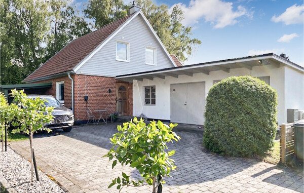 House 4 bedrooms, with garden