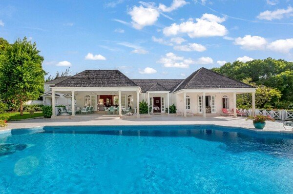 Villa 6 bedrooms, with pool