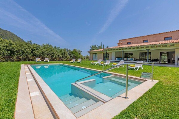 Villa 6 Schlafzimmer, mit Pool