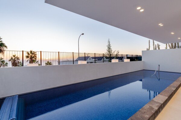 Villa 3 camere, con vista mare