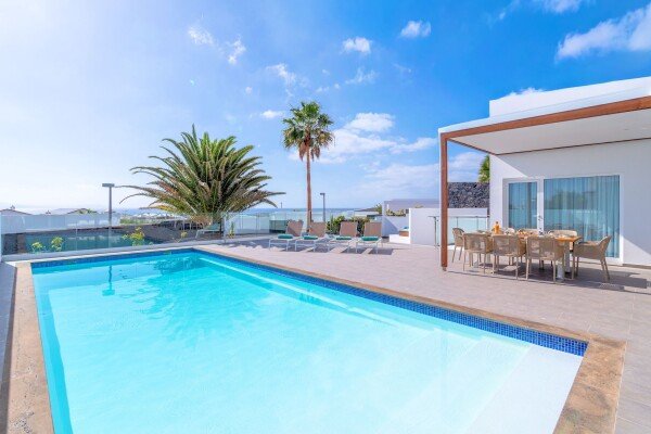 Villa 4 bedrooms, with sea view