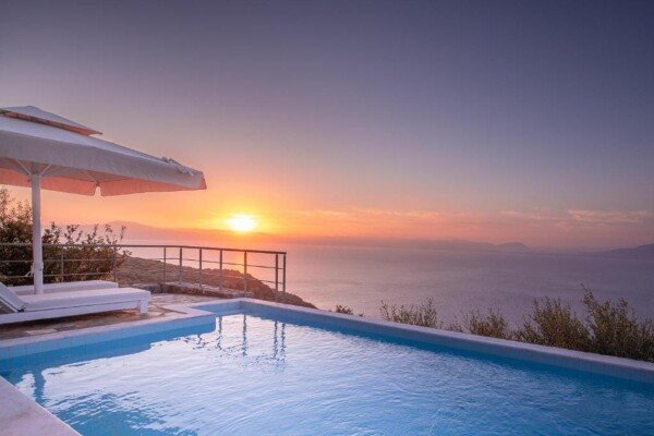 Villa 3 camere, con vista mare