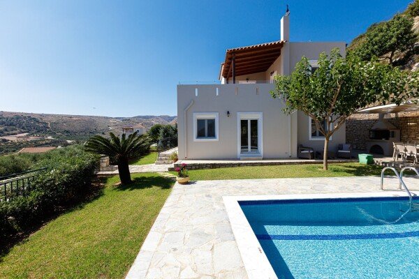 Villa 3 camere, con vista mare