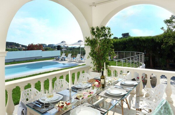 Villa 5 Schlafzimmer, mit Pool