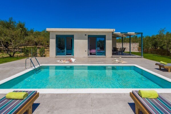 Villa 8 guests, with pool