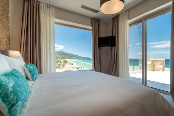 Villa 3 camere, con vista mare