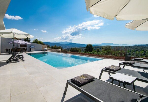 Villa 5 bedrooms, with sea view