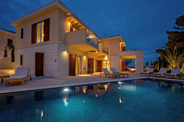 Villa 5 bedrooms, with sea view