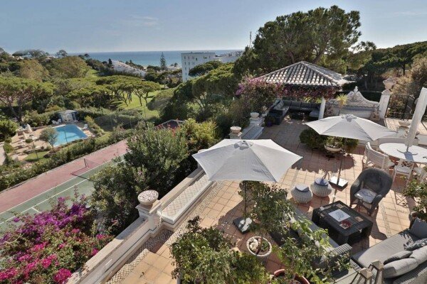 Villa 5 bedrooms, with pool