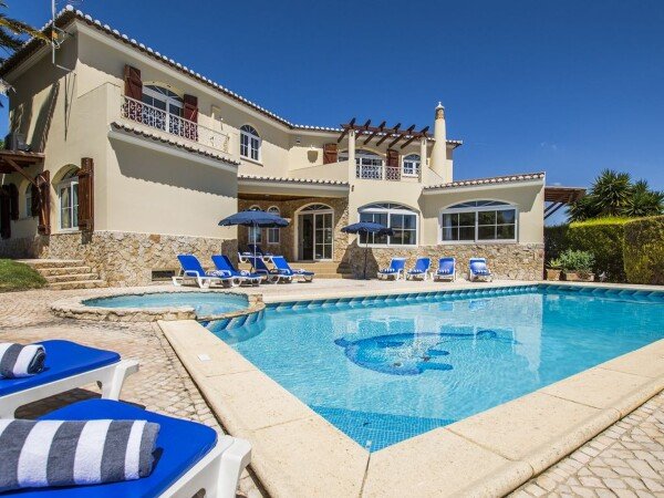 Villa 5 slaapkamers, met zwembad