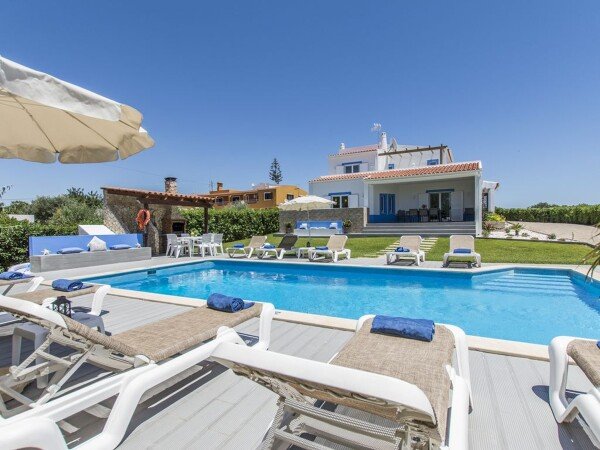 Villa confortable, 4 chambres, avec piscine
