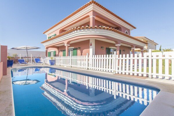 Villa moderne, 9 voyageurs, avec piscine