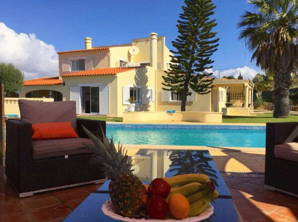 Villa moderne moderne, 6 chambres, avec piscine