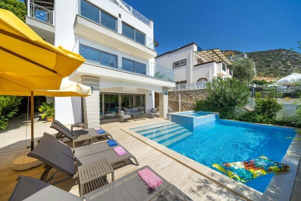 Villa 5 bedrooms, with sea view