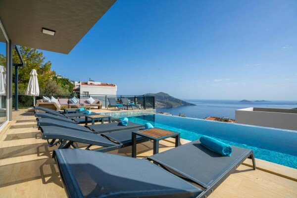 Villa 5 bedrooms, with sea view