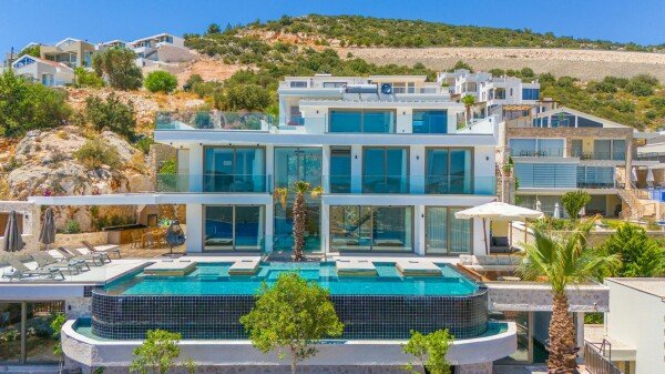 Villa 6 bedrooms, with sea view