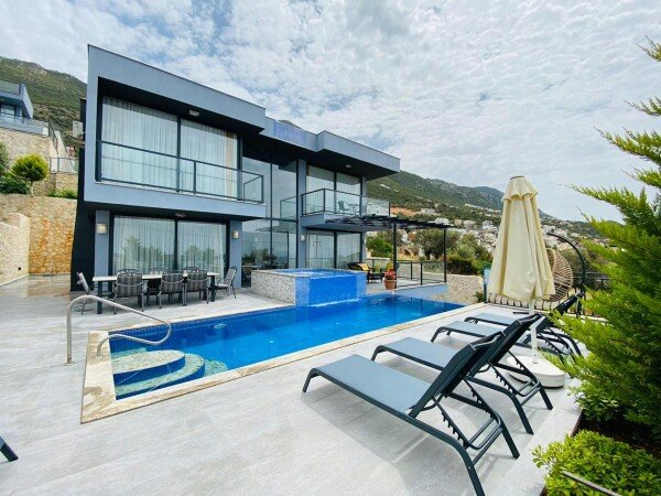 Villa 5 bedrooms, with sea view