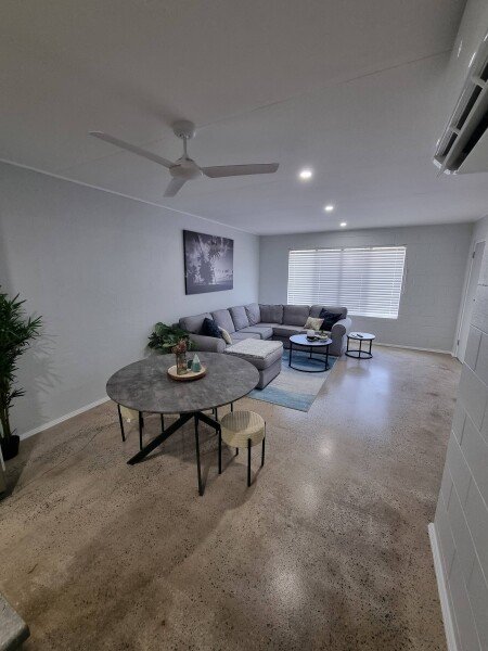 Wohnung 3 Schlafzimmer, mit Garten