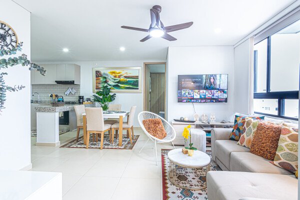 Studio confortable, 2 chambres, avec piscine