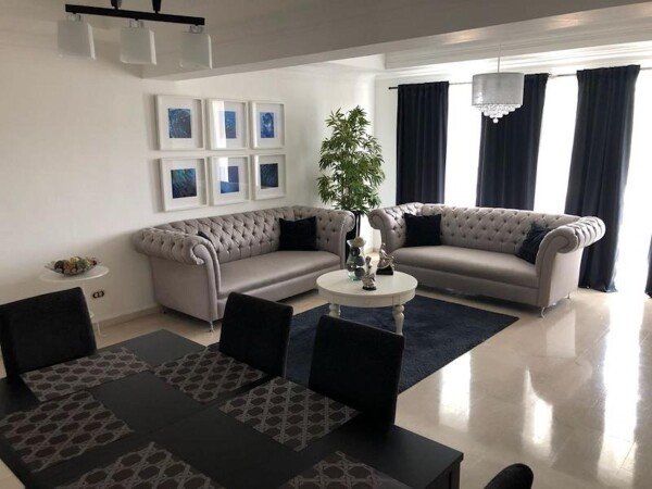 Studio confortable, 5 chambres, avec climatisation