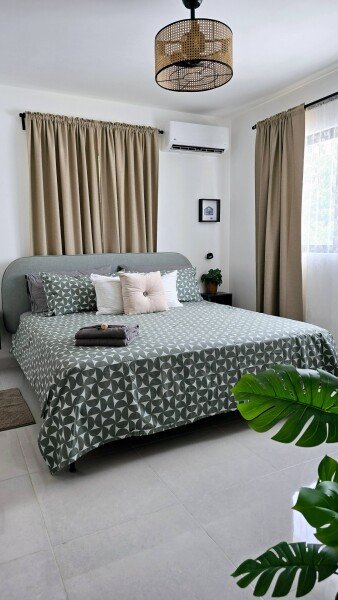 Studio moderne, 2 chambres, avec piscine