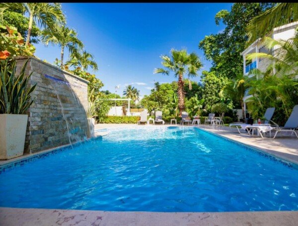 Appartement design, 2 chambres, avec piscine