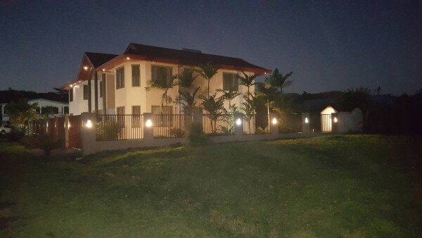 House 5 bedrooms, with pool