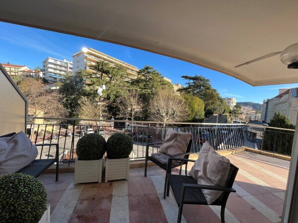 Appartement moderne, 2 chambres, avec climatisation