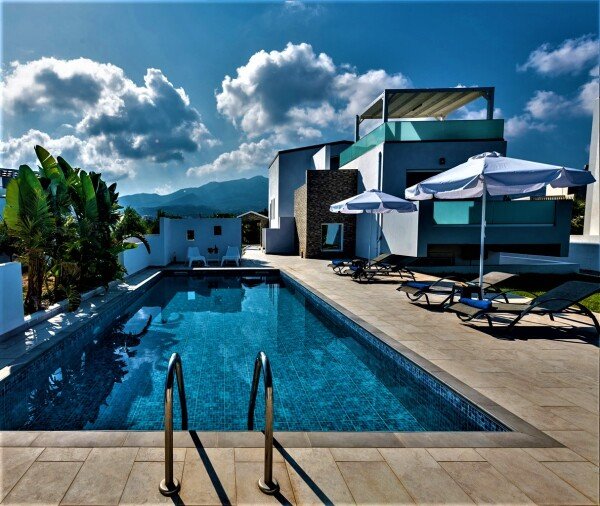 Villa 4 bedrooms, with sea view