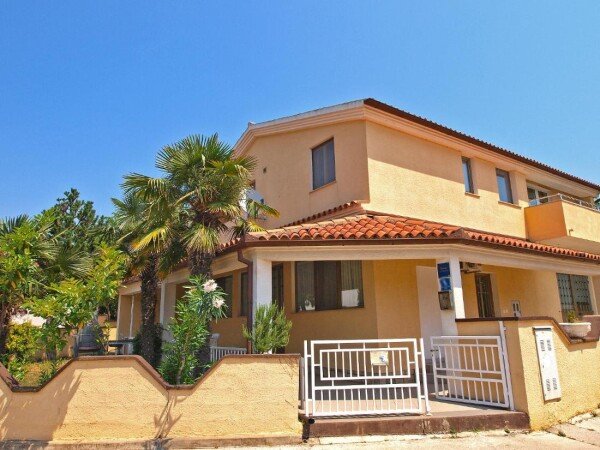 Wohnung 2 Schlafzimmer, mit Garten