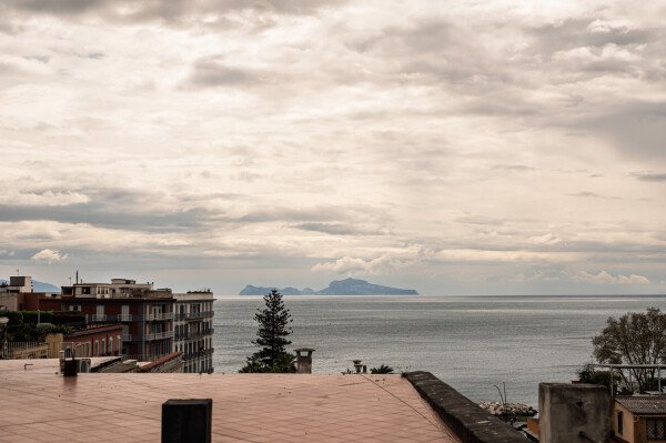 Casa 2 camere, con vista mare