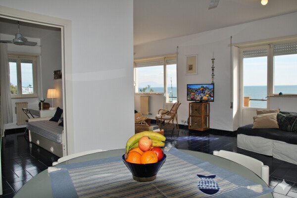 Casa 2 camere, con vista mare