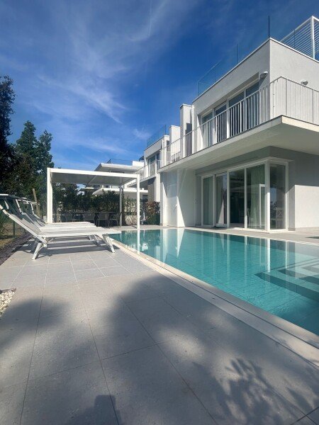 Villa 4 camere, con vista mare