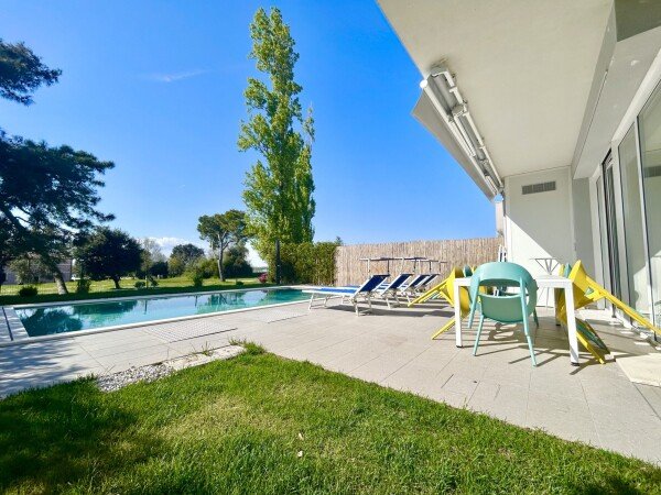 Villa 4 camere, con vista mare