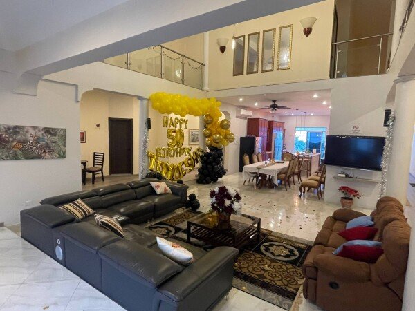 Villa 6 bedrooms, with pool