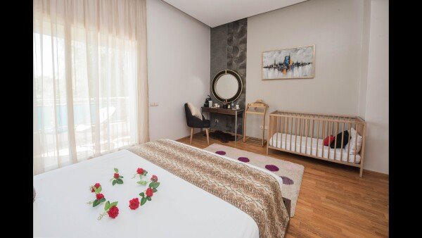 Appartement moderne, 2 chambres, avec piscine