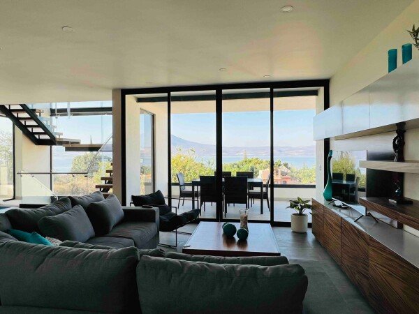 House 4 bedrooms, with sea view