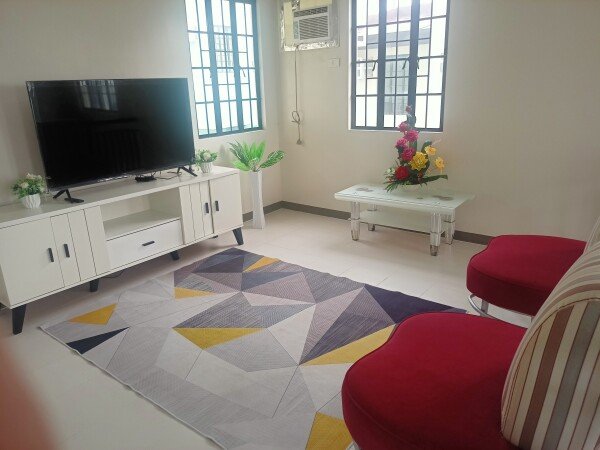 Maison moderne, 2 chambres, avec jardin