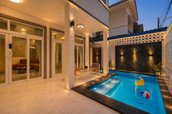 Villa 4 bedrooms, with pool