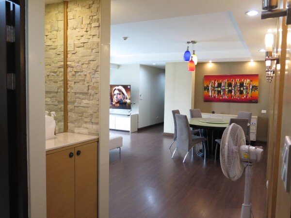 Loft confortable, 2 chambres, avec piscine