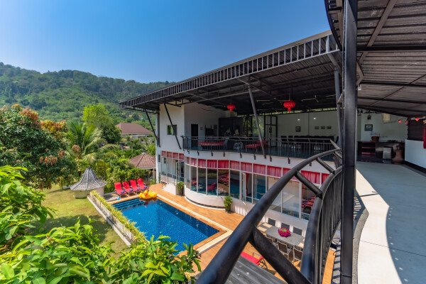 Villa 10 bedrooms, with pool