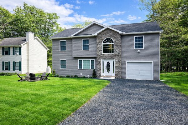 House 4 bedrooms, with pool